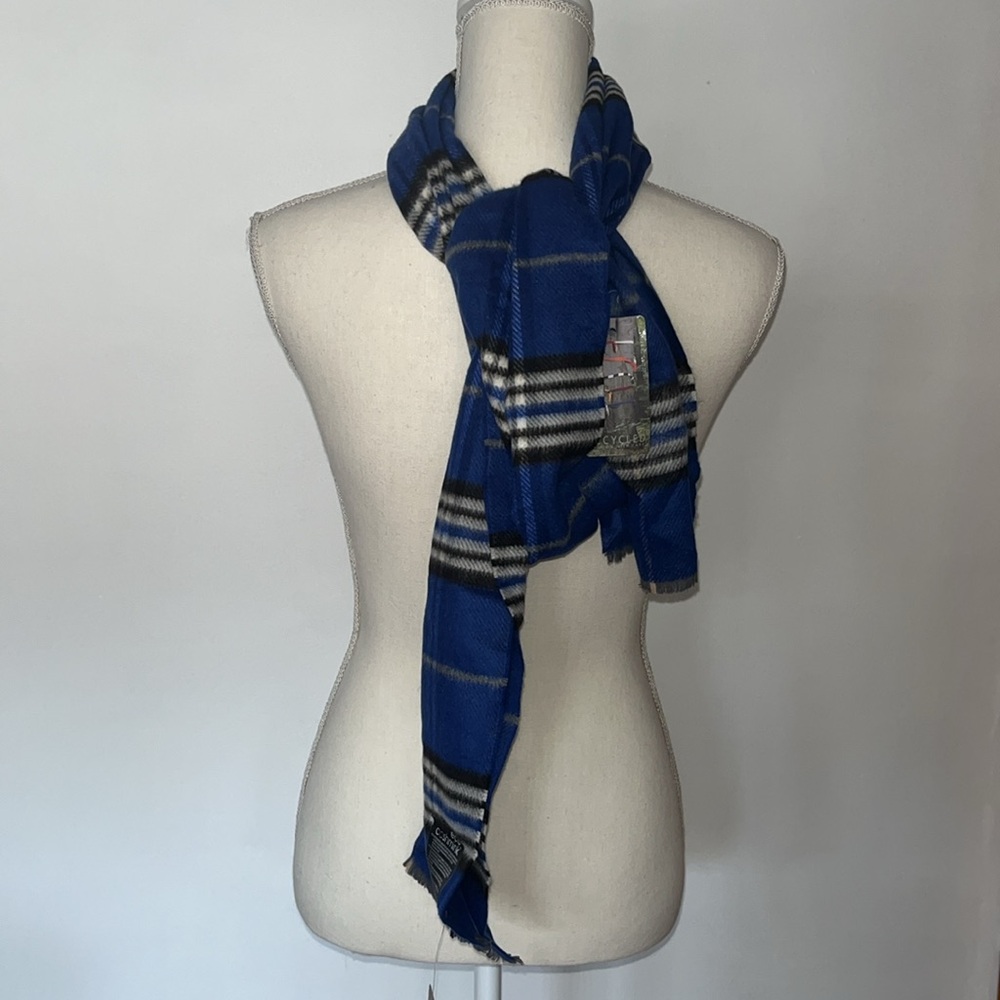 Eco V. Fraas Long Scarf Blue plaid  nwt - Picture 3 of 8